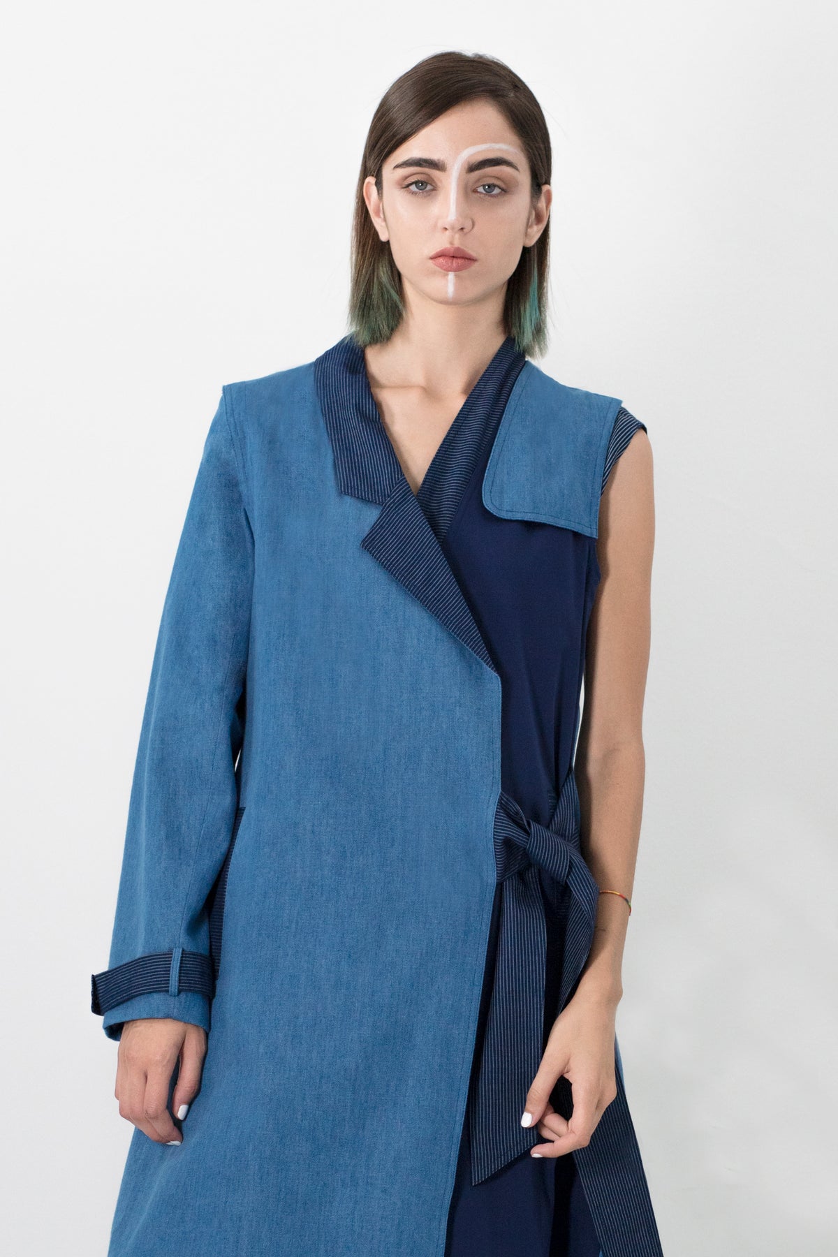 Color blocked trench coat with boro back